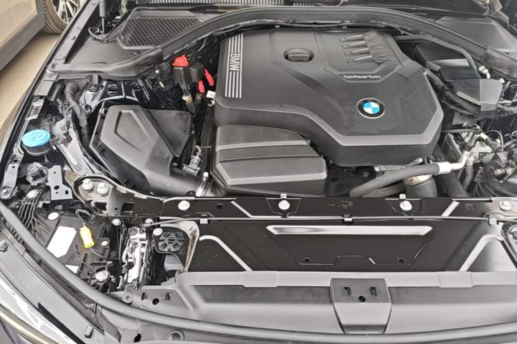 Used BMW 3 Series 2024 325i M Sport Night Edition Package Engine Bay Right