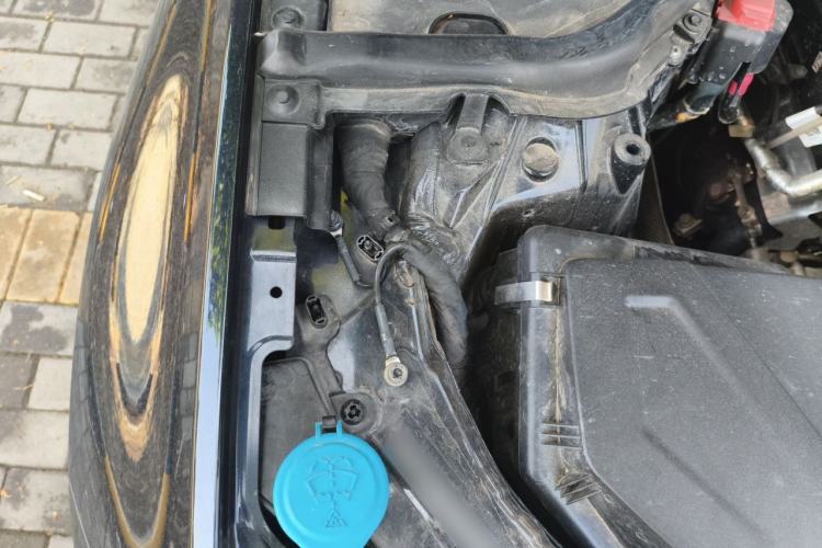 Used BMW 3 Series 2024 325Li M Sport Package Engine Bay Right