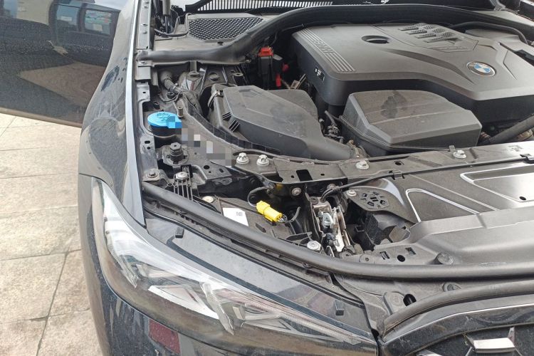 Used BMW 3 Series 2024 325i M Sport Package Engine Bay Right
