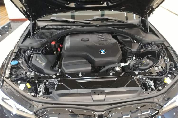 Used BMW 3 Series 2024 325i M Sport Night Edition Package Engine Bay