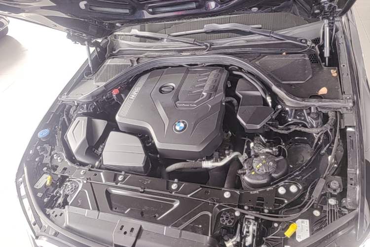 Used BMW 3 Series 2024 325i M Sport Package Engine Bay
