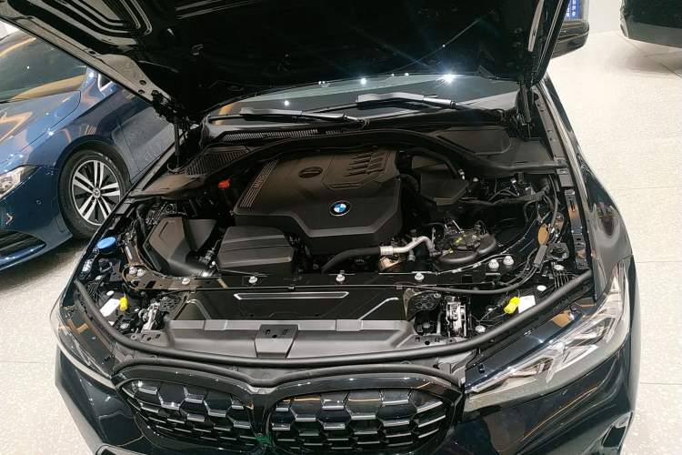 Used BMW 3 Series 2024 325i M Sport Night Edition Package Engine Bay
