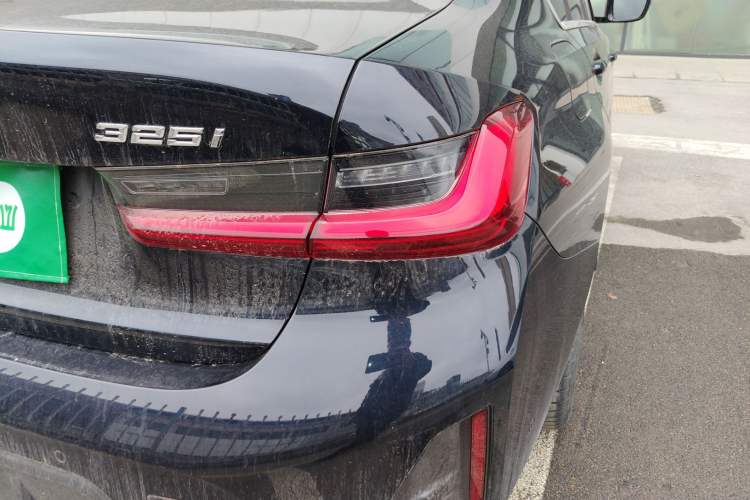 Used BMW 3 Series 2024 325i M Sport Package Exterior 3