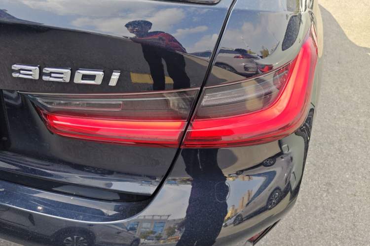 Used BMW 3 Series 2024 330i M Sport Night Edition Package Exterior 3