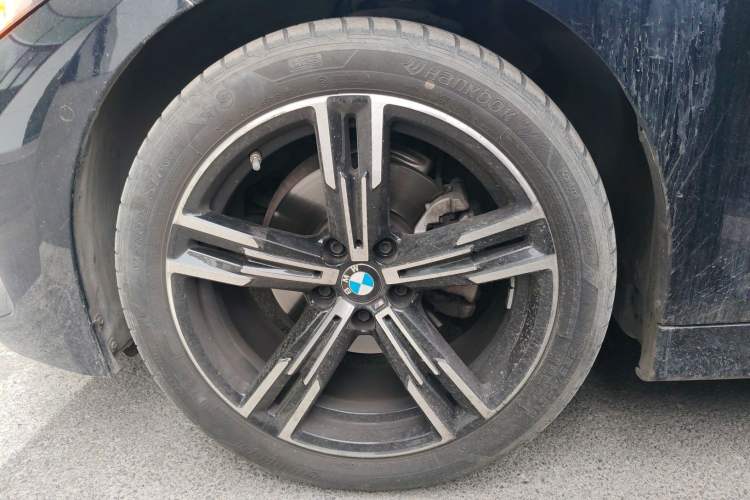 Used BMW 3 Series 2024 325i M Sport Package Exterior 4