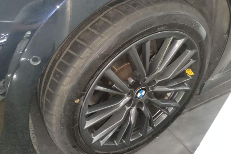 Used BMW 3 Series 2024 325Li M Sport Night Edition Package Exterior 4