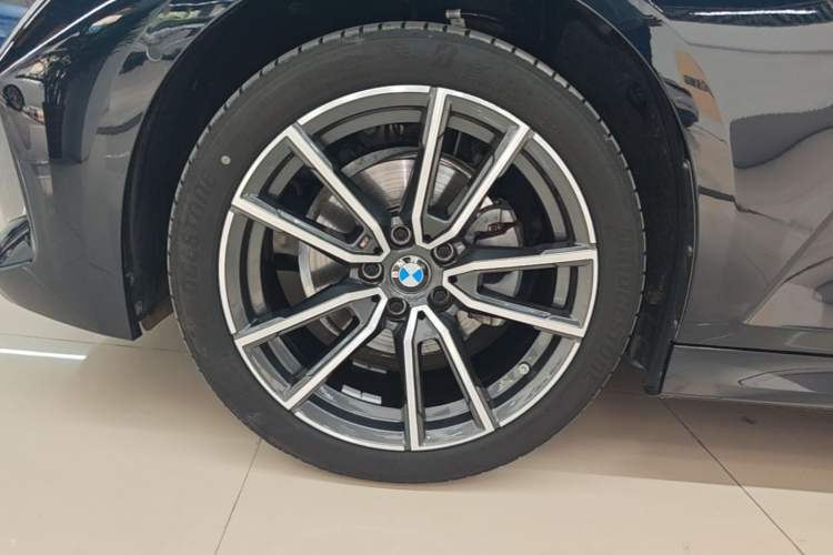 Used BMW 3 Series 2024 325Li M Sport Package Exterior 4