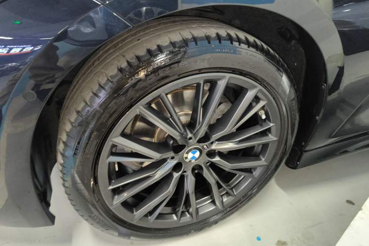 Used BMW 3 Series 2024 325Li M Sport Night Edition Package Exterior 4