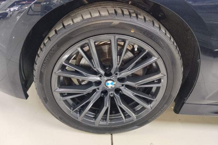 Used BMW 3 Series 2024 325Li M Sport Night Edition Package Exterior 4