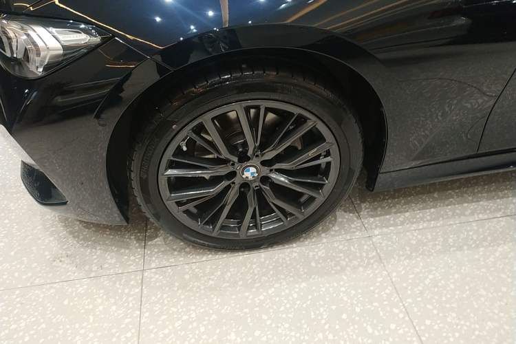 Used BMW 3 Series 2024 325i M Sport Night Edition Package Exterior 4