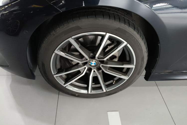 Used BMW 3 Series 2024 325Li M Sport Package Exterior 4