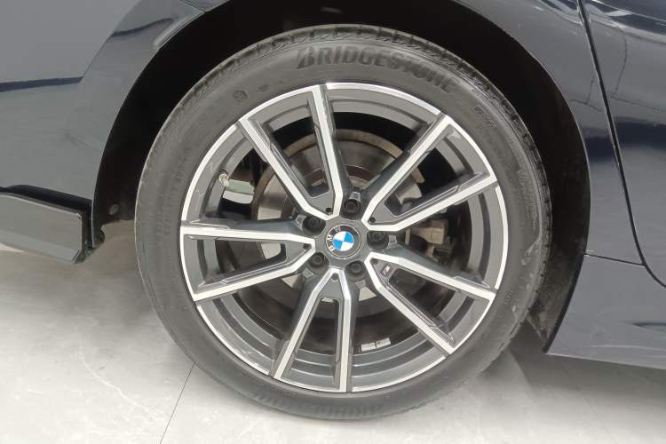 Used BMW 3 Series 2024 325Li M Sport Package Exterior 5
