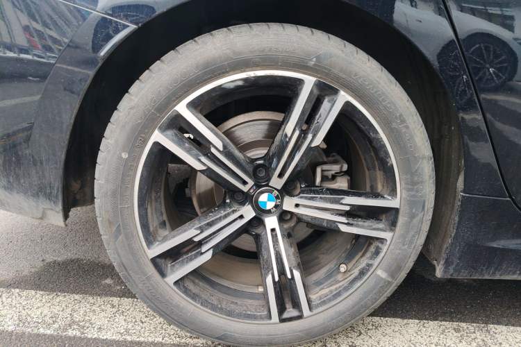 Used BMW 3 Series 2024 325i M Sport Package Exterior 5