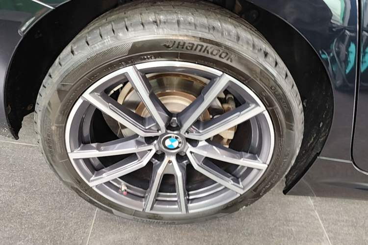 Used BMW 3 Series 2024 325Li M Sport Package Exterior 5