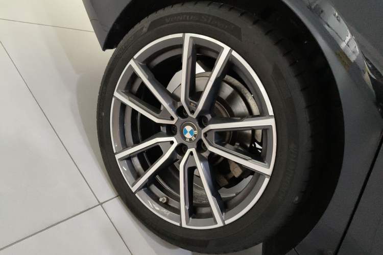 Used BMW 3 Series 2024 325Li M Sport Package Exterior 5