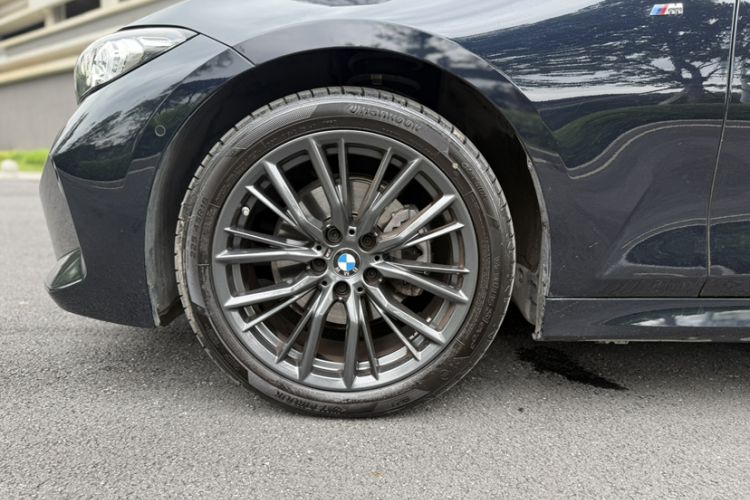 Used BMW 3 Series 2024 325i M Sport Night Edition Package Exterior 6