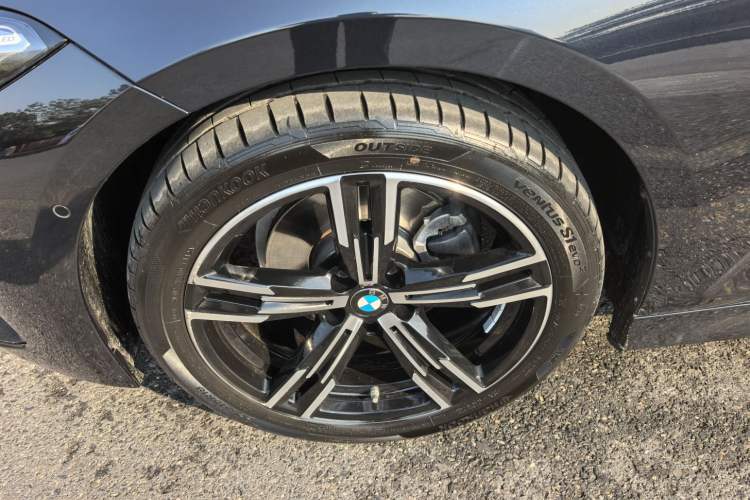 Used BMW 3 Series 2024 325i M Sport Package Exterior 8