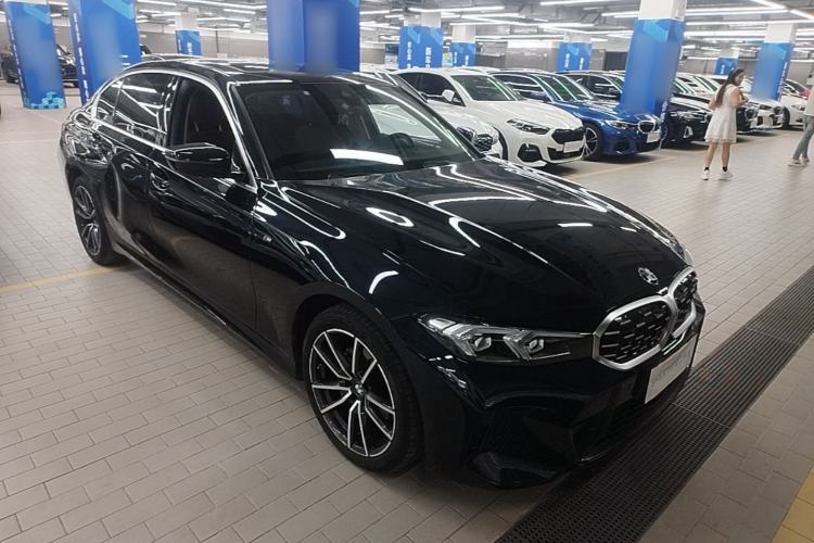 Used BMW 3 Series 2024 325Li M Sport Package Front Right 45 Deg