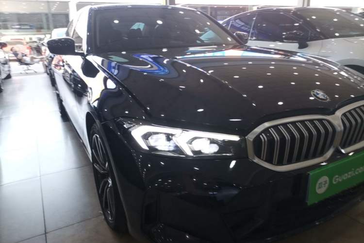Used BMW 3 Series 2024 320Li M Sport Package Front Right 45 Deg