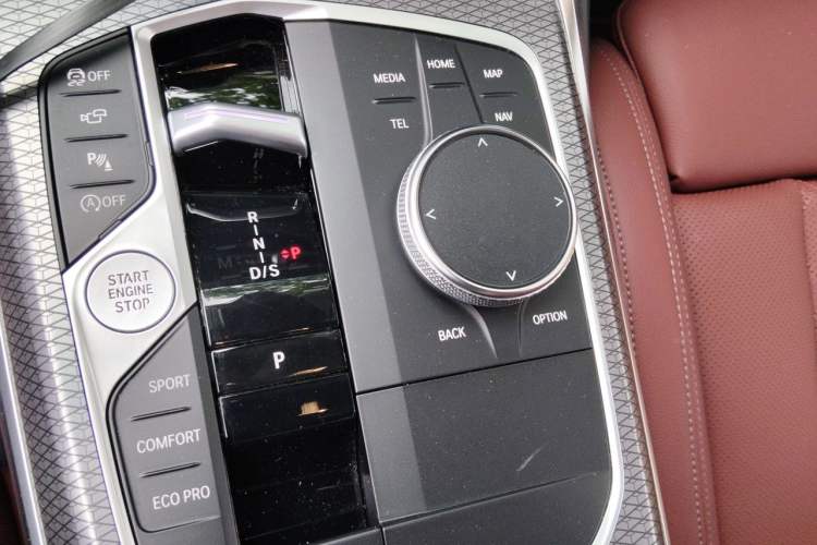 Used BMW 3 Series 2024 325i M Sport Night Edition Package Gear Lever