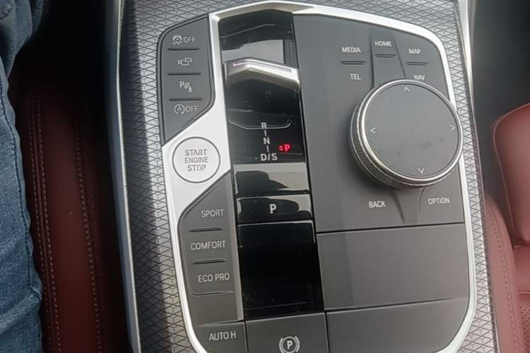 Used BMW 3 Series 2024 325i M Sport Night Edition Package Gear Lever