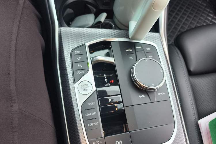 Used BMW 3 Series 2024 325i M Sport Night Edition Package Gear Lever