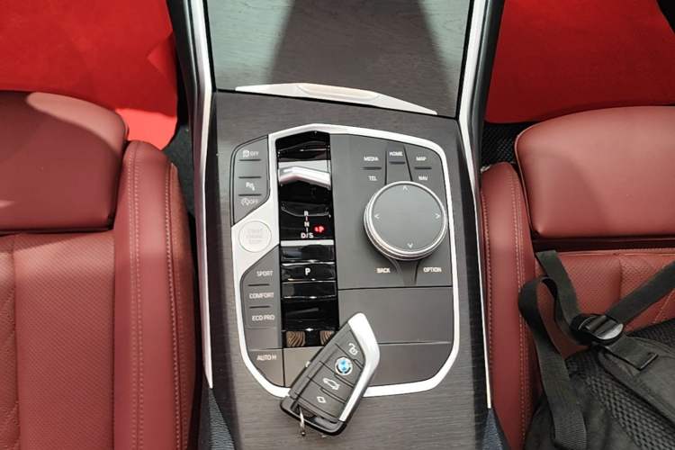 Used BMW 3 Series 2024 325i M Sport Package Gear Lever