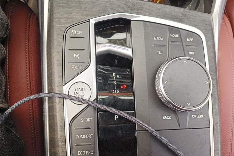 Used BMW 3 Series 2024 325i M Sport Package Gear Lever