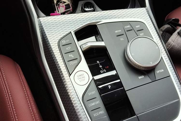 Used BMW 3 Series 2024 325i M Sport Night Edition Package Gear Lever