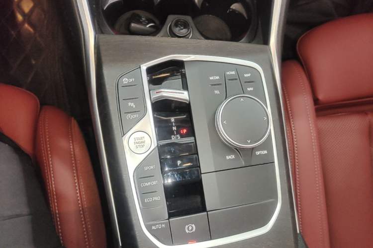 Used BMW 3 Series 2024 325i M Sport Package Gear Lever