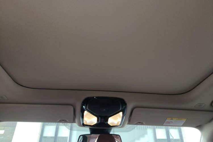 Used BMW 3 Series 2024 325i M Sport Package Headliner
