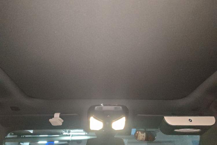 Used BMW 3 Series 2024 325i M Sport Night Edition Package Headliner