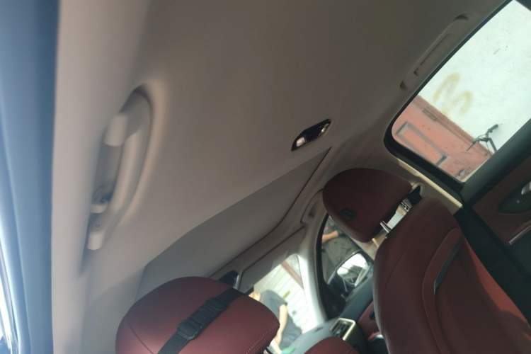 Used BMW 3 Series 2024 325i M Sport Package Headliner