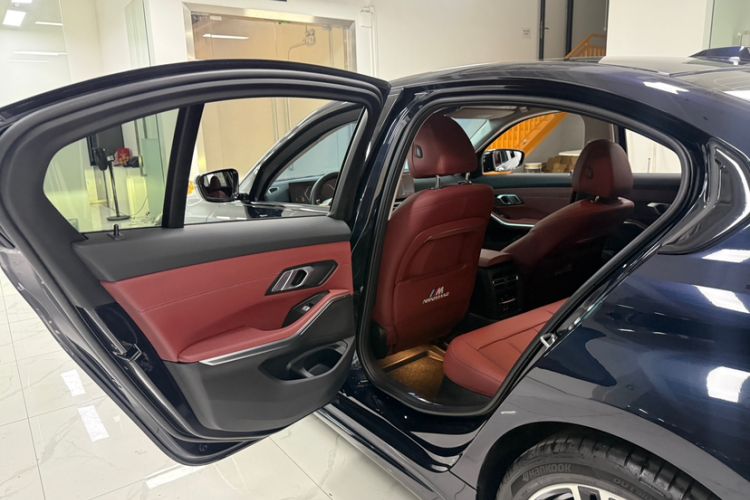 Used BMW 3 Series 2024 325i M Sport Package Interior 1