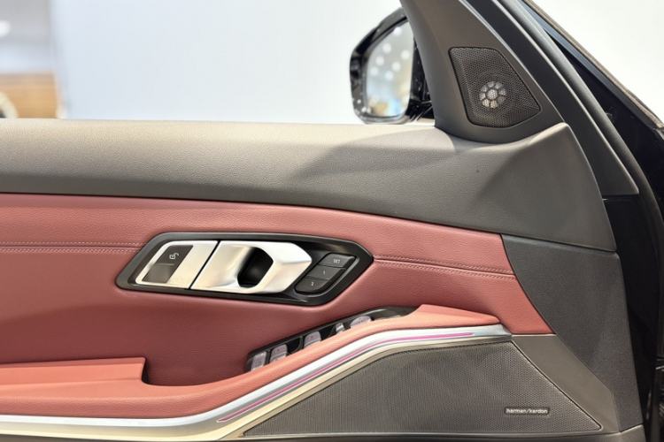 Used BMW 3 Series 2024 325i M Sport Night Edition Package Interior 1