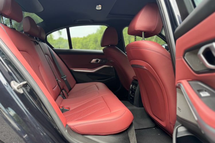 Used BMW 3 Series 2024 325i M Sport Night Edition Package Interior 10