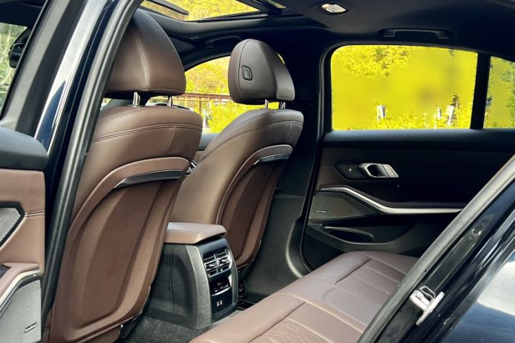 Used BMW 3 Series 2024 330i M Sport Night Edition Package Interior 10