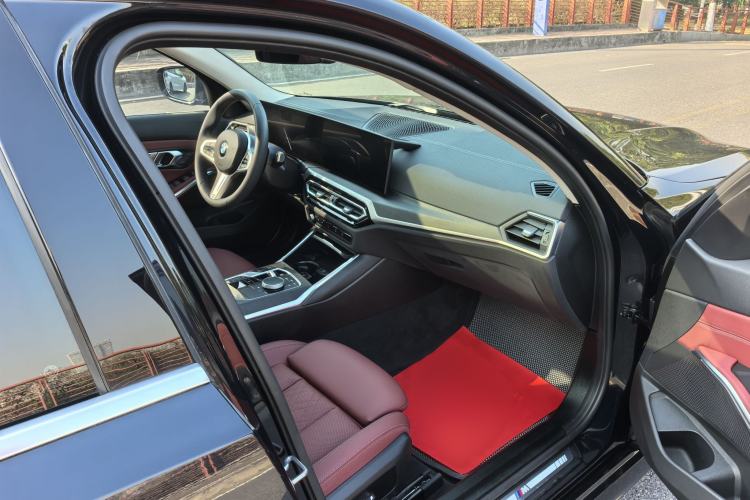 Used BMW 3 Series 2024 325i M Sport Package Interior 11