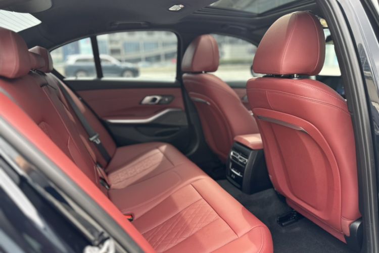 Used BMW 3 Series 2024 325i M Sport Night Edition Package Interior 3