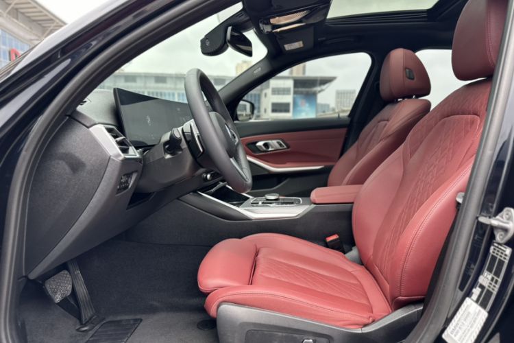 Used BMW 3 Series 2024 325i M Sport Night Edition Package Interior 4