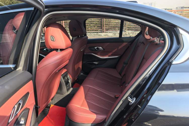 Used BMW 3 Series 2024 325i M Sport Package Interior 4