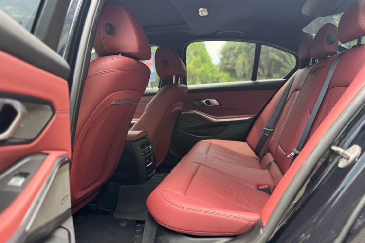Used BMW 3 Series 2024 325i M Sport Night Edition Package Interior 5
