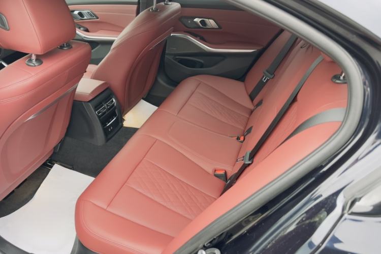 Used BMW 3 Series 2024 325i M Sport Night Edition Package Interior 5