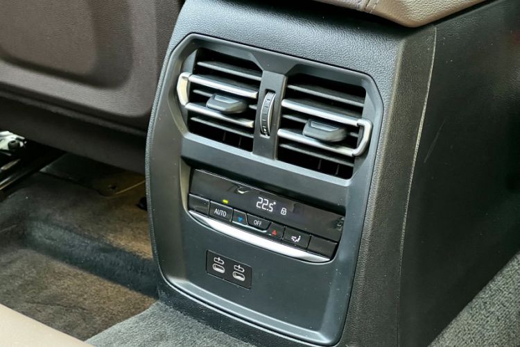 Used BMW 3 Series 2024 330i M Sport Night Edition Package Interior 5