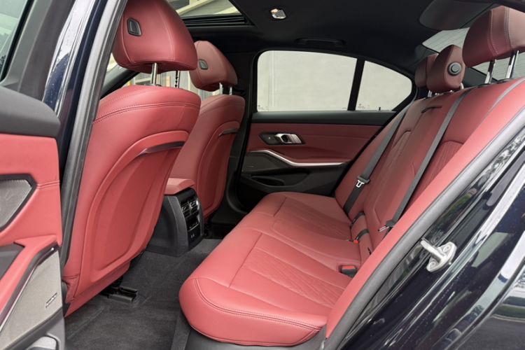 Used BMW 3 Series 2024 325i M Sport Night Edition Package Interior 7