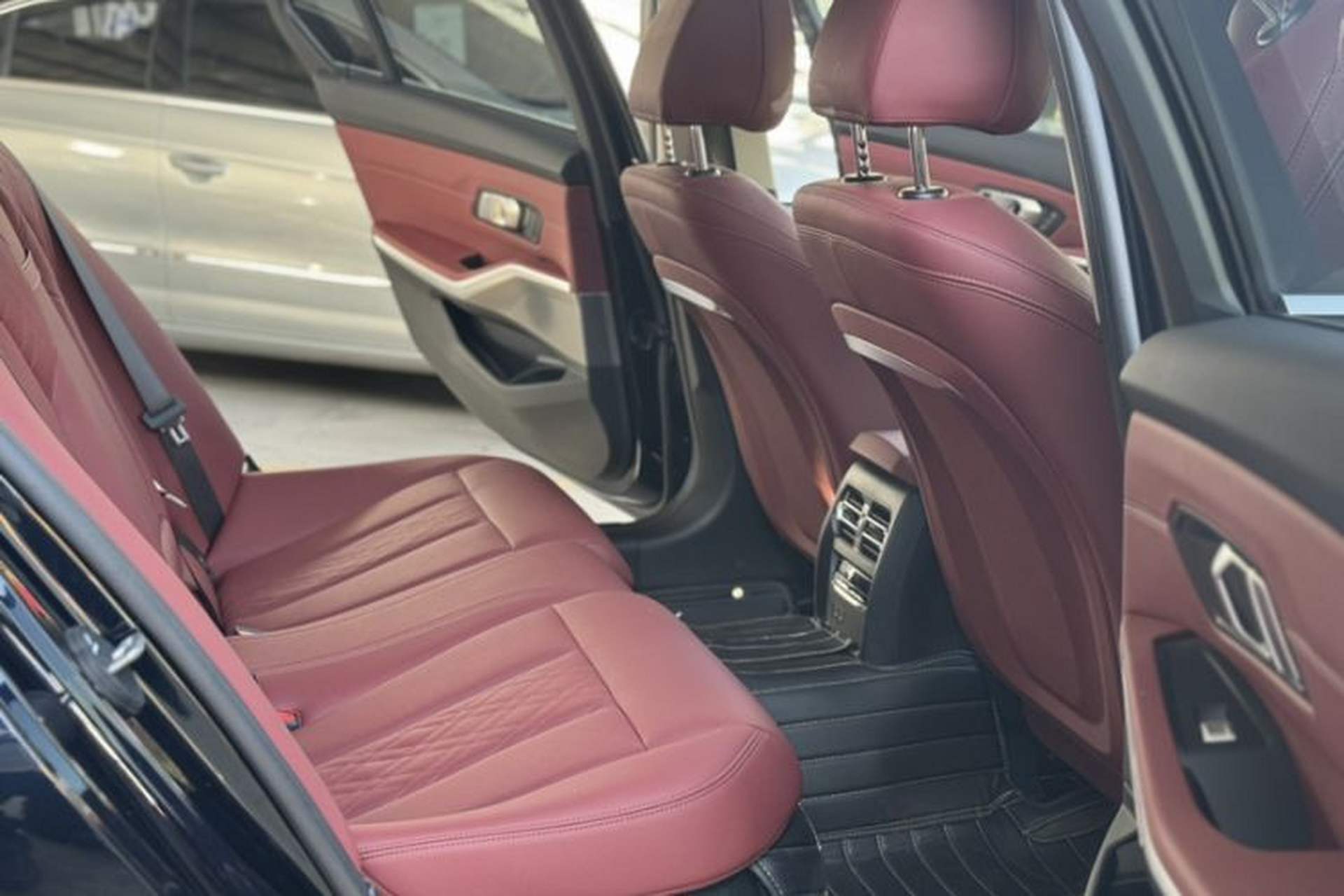 Used BMW 3 Series 2024 325Li M Sport Package Interior 8
