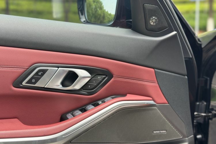 Used BMW 3 Series 2024 325i M Sport Night Edition Package Interior 8