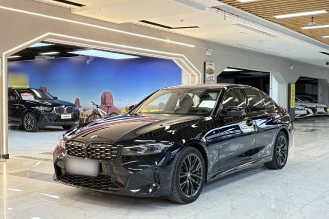 Ojetý BMW 3 Series 2024 330i M Sport Night Edition Package