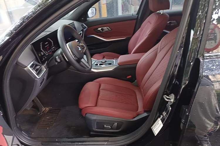 Used BMW 3 Series 2024 325i M Sport Night Edition Package Left Front Seat