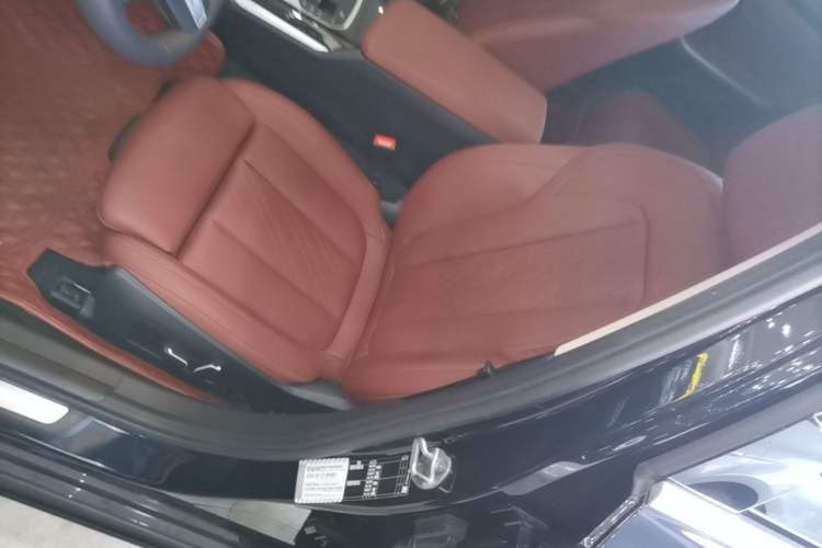 Used BMW 3 Series 2024 320Li M Sport Package Left Front Seat